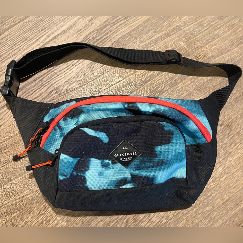 Quiksilver Black and Teal Belt Bag